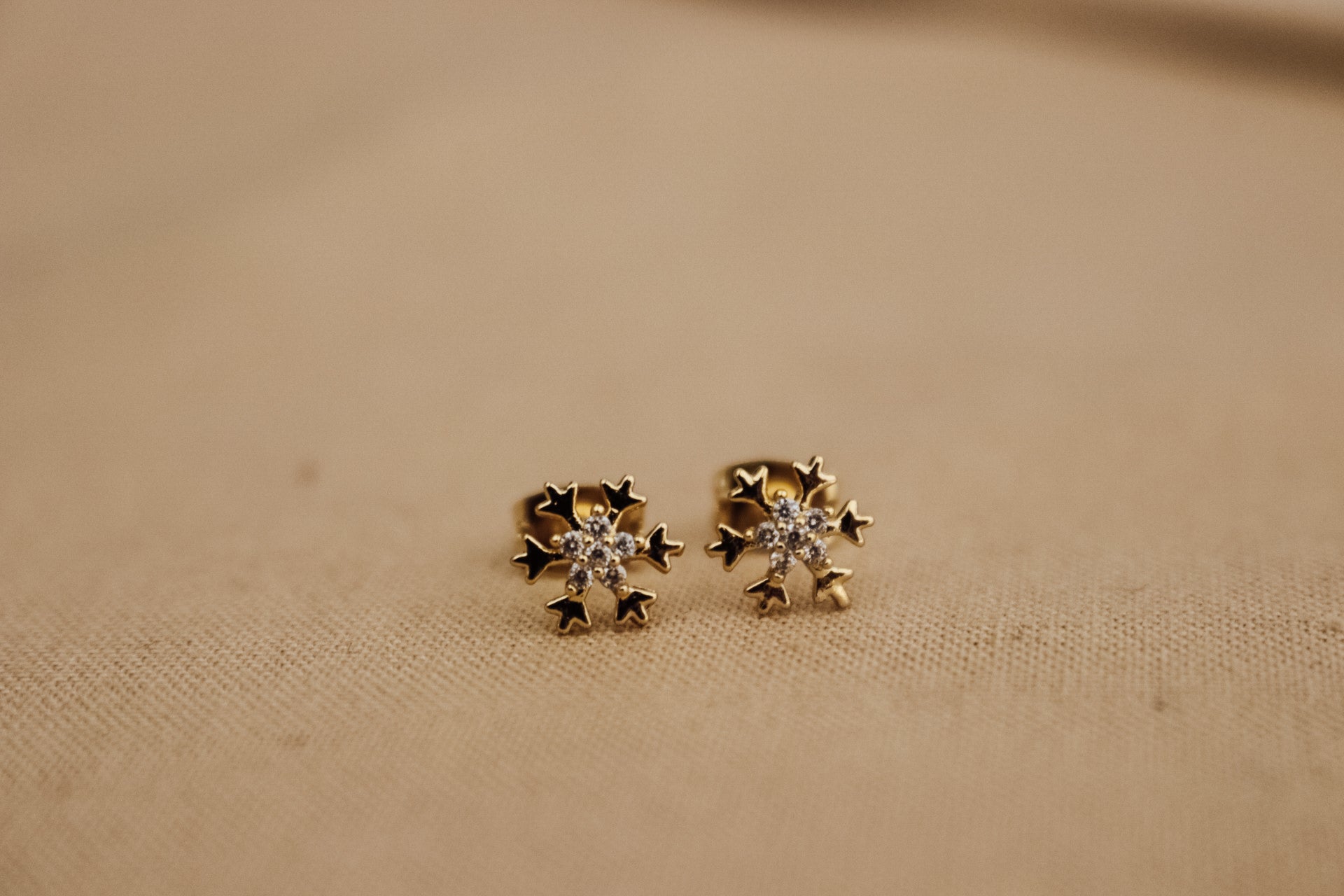 Snowflake Stud Earrings - Gold Minimalist Earrings, Dainty Studs