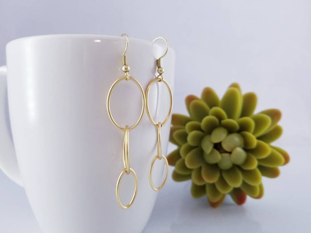 Oval Drop and Dangle Earrings, Geometric Dangle Earring, Modern Lightweight wire Drop Earrings, Geometric Earrings, everyday earrings