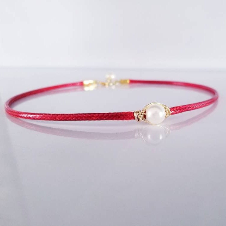 Red leather necklace, Leather and pearl necklace, Choker collar necklace for women, Thick pearl choker, Leather choker collar, Pearl Choker