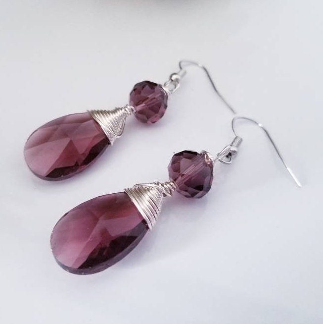 Dainty minimalist earrings, tini earrings, huggie earrings, crystal earrings, drops earrings, dropping earring, minimaliste earring