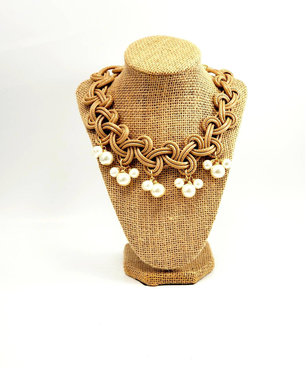 Pearl choker necklace, chunky choker necklace, gifted choker, chunky charm necklace, necklace giftful, moms gifted, birthday-gifted