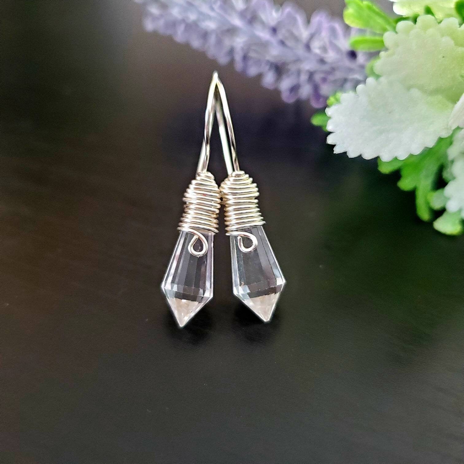 Clear crystal quartz earrings, Clear Silver Earrings, Crystal point earrings, clear quartz earrings dangle, Clear Quartz Silver Earrings