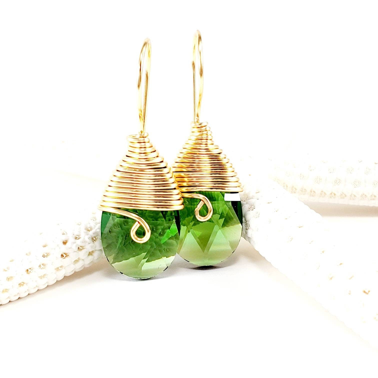 Crystal Green teardrop earrings, Crystal Green Drop Earrings, Bridal Green Drop Earrings,Emerald Green Crystal Earrings,Bridesmaids Earrings