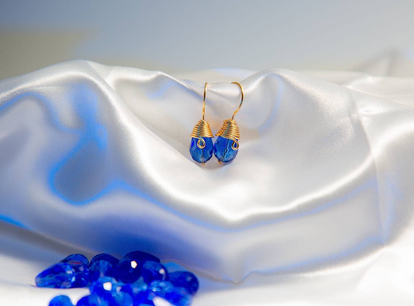 Teardrop crystal Earrings, Deep navy blue, Bridal blue earrings, Bridesmaids earrings, royal blue earrings, navy earrings, Something blue