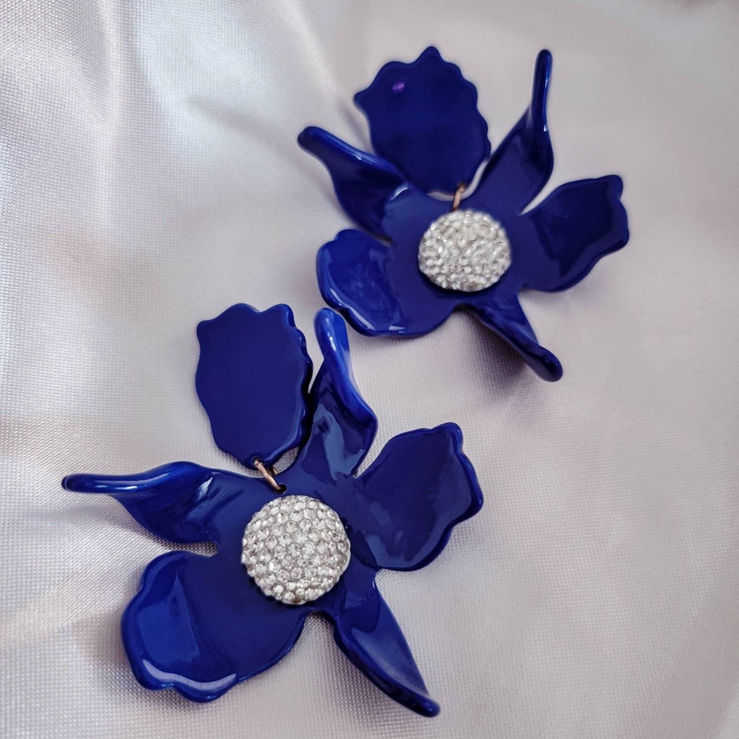 Big flower earrings, flowered earrings, flowered gifted earrings, Floral Earrings, giftful earrings, weddings- giftful, gifting gifted mom