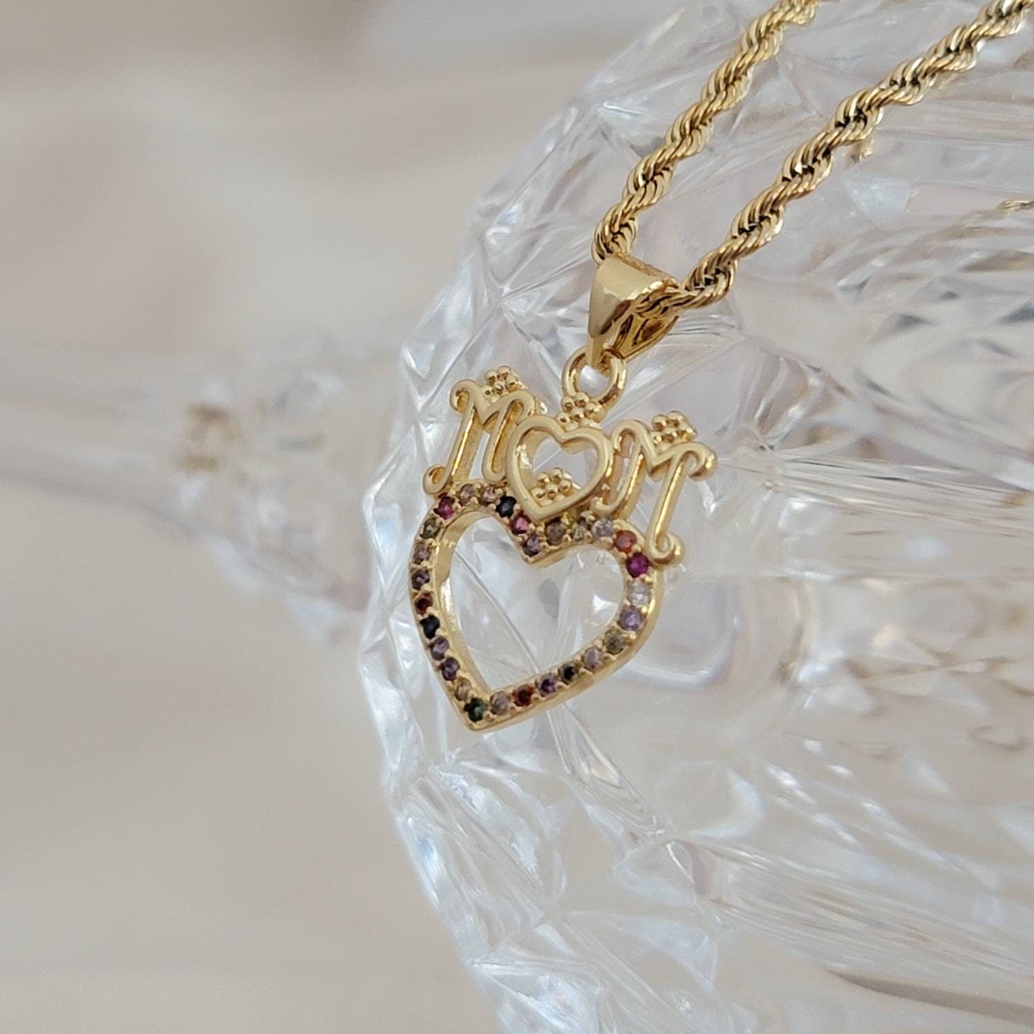 Heart mom necklace, Mom necklace, Gold heart necklace, Necklace for mom, Mama Necklace, New mom necklace, Mothers Necklace, gifts for wife