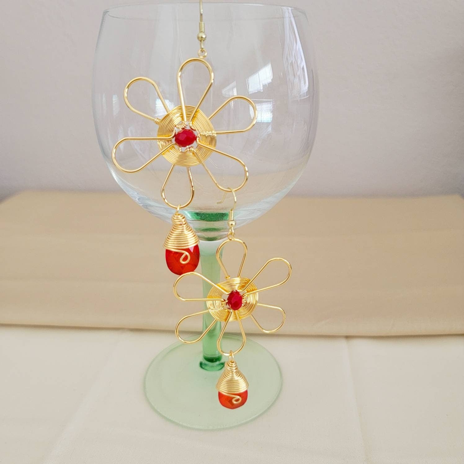 Daisy earrings, flowered earrings, earrings birth flower, birth flower, flower-giftful, flowered gifted earrings,giftful sister,mama giftful