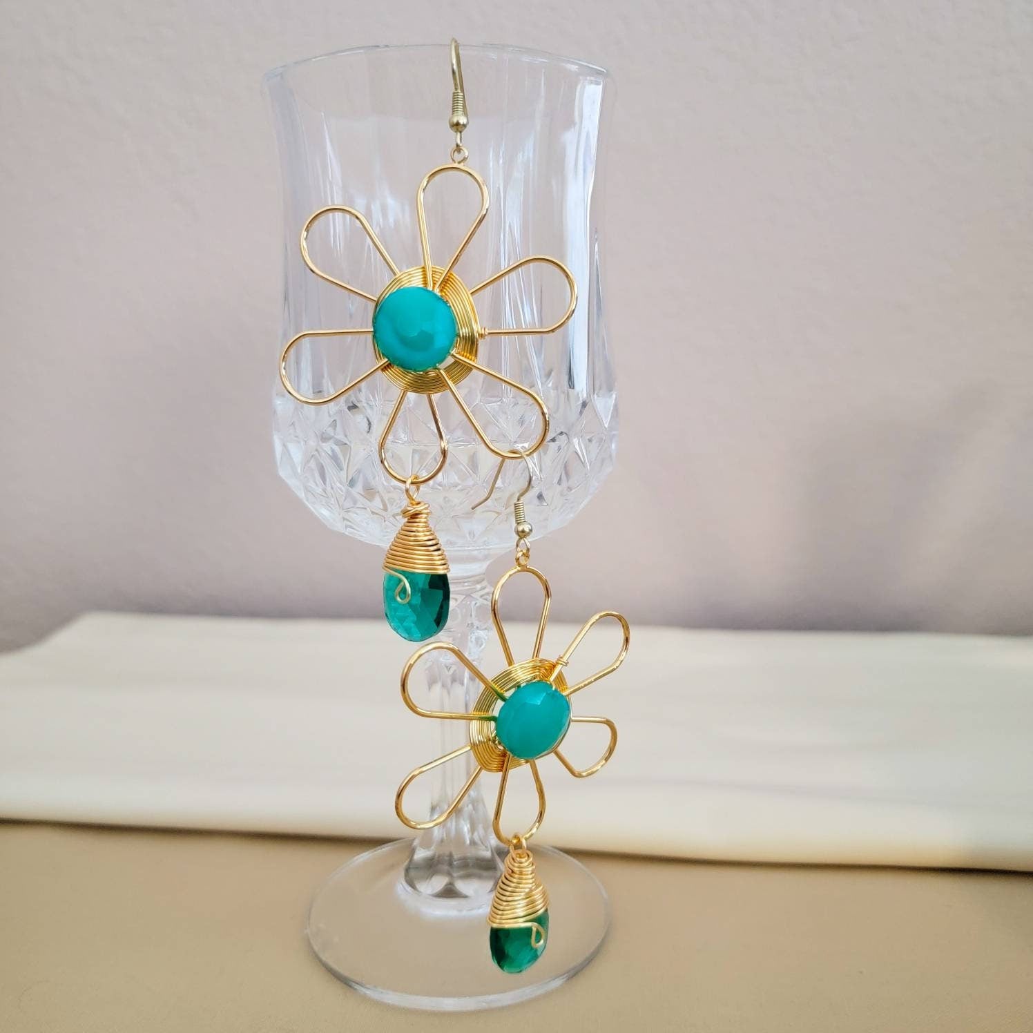 Large Daisy earrings, flower earrings, Birth flower earrings, Bridal flower earrings, floral earrings, bridesmaid earrings, bridesmaid gifts