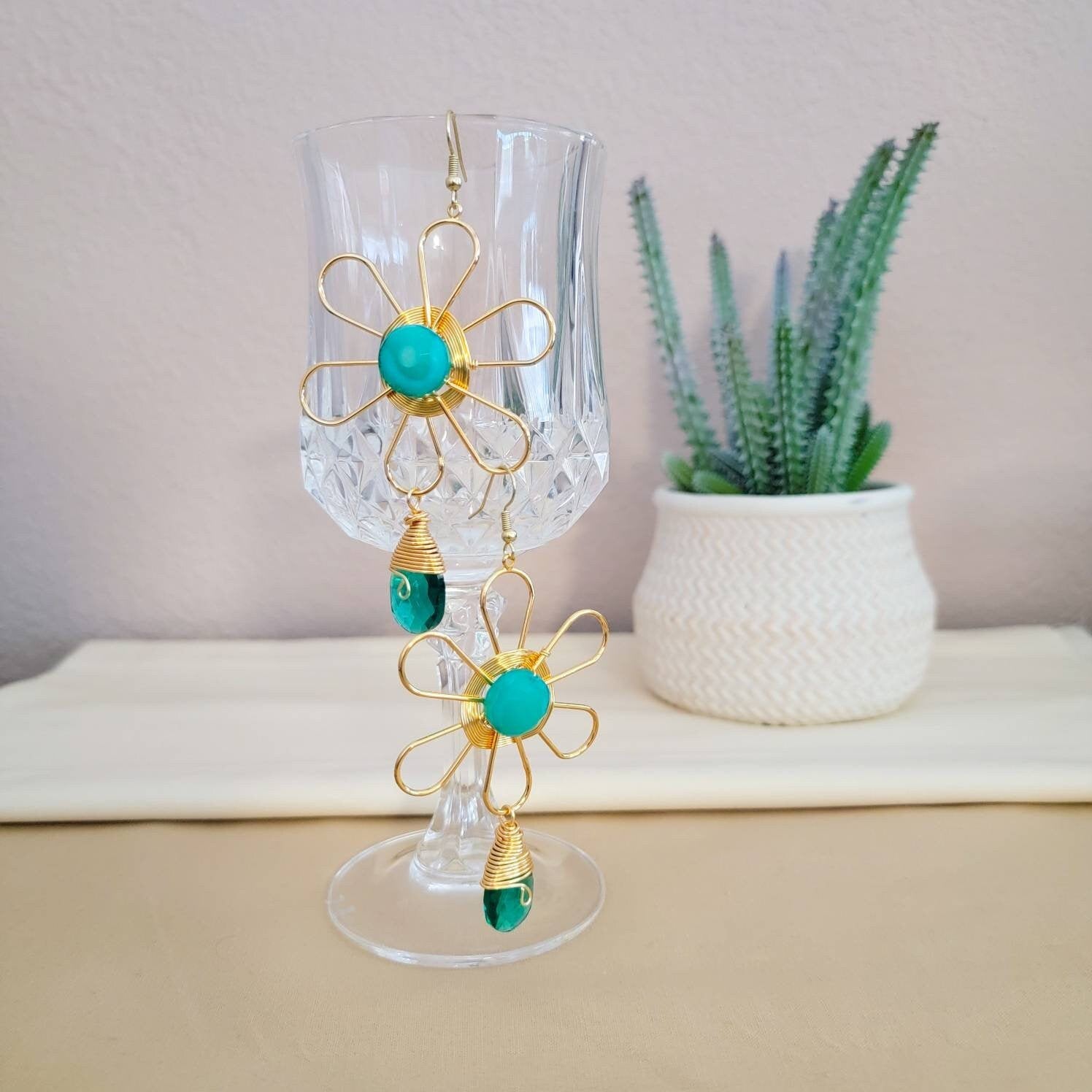 Large Daisy earrings, flower earrings, Birth flower earrings, Bridal flower earrings, floral earrings, bridesmaid earrings, bridesmaid gifts