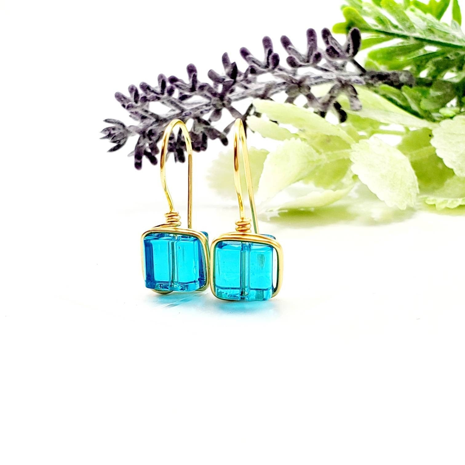 Cube earrings, square earrings, Crystal Cube Earrings, Cube Jewelry, everyday earrings, delicate earrings,Minimal earrings,Stacking earrings