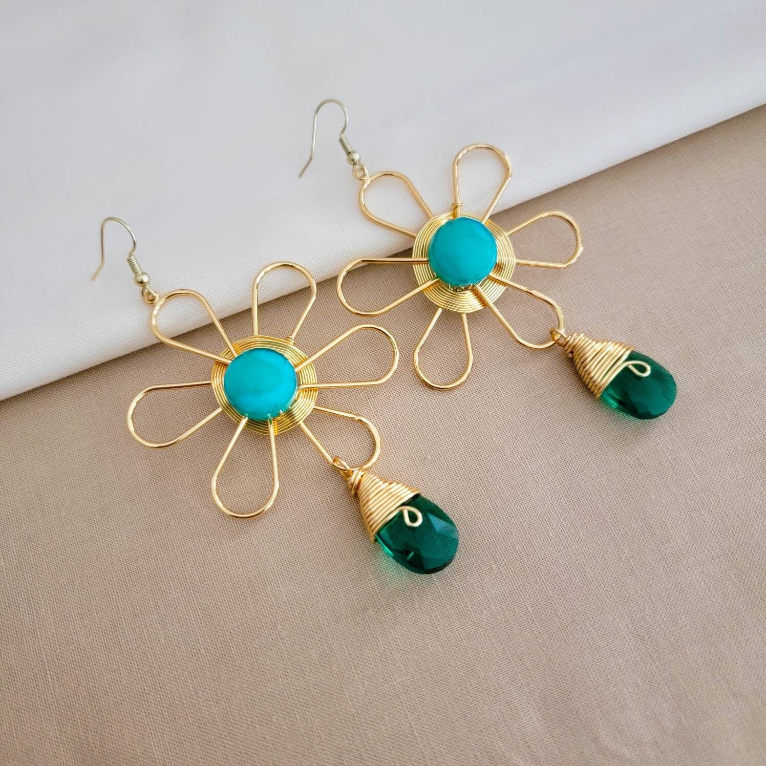 Large Daisy earrings, flower earrings, Birth flower earrings, Bridal flower earrings, floral earrings, bridesmaid earrings, bridesmaid gifts