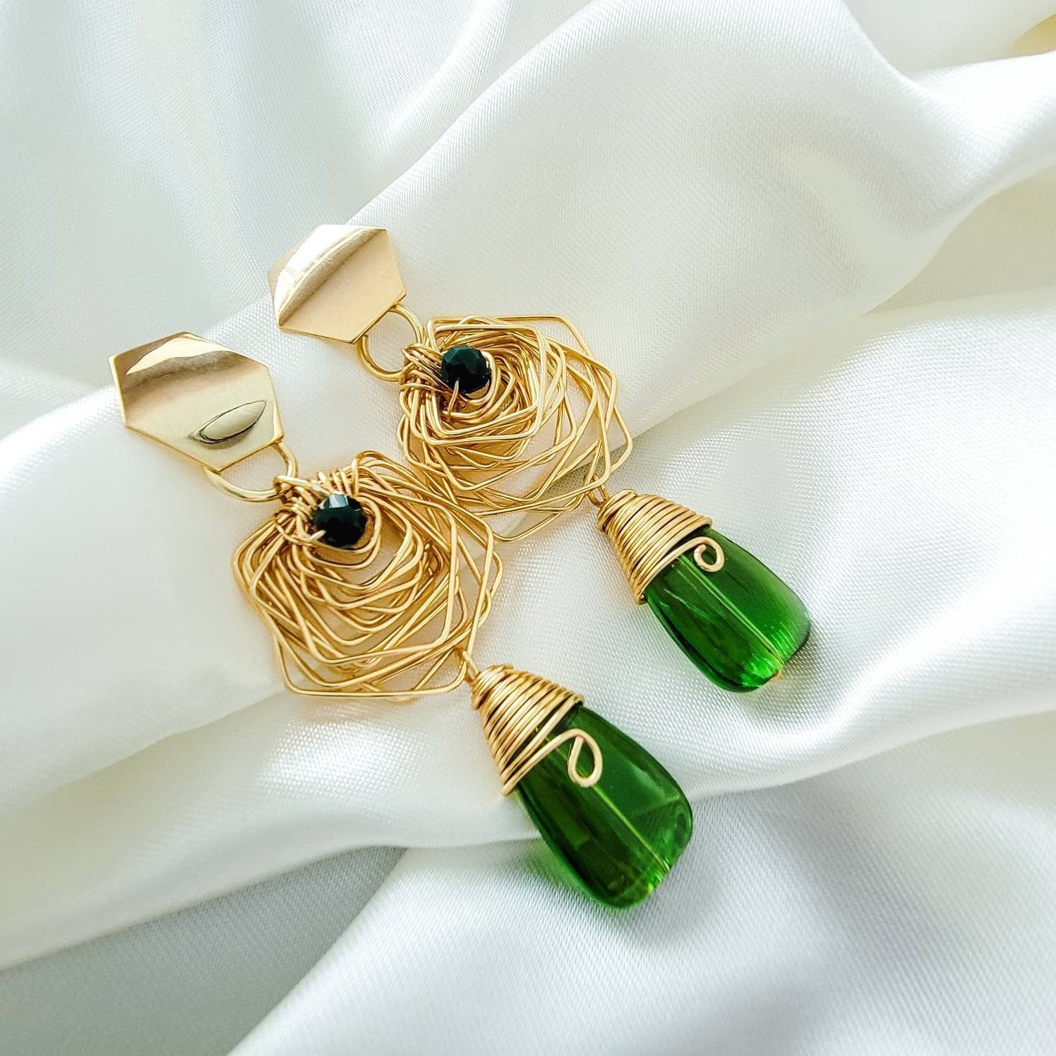 Gold spiral Wire wrap earrings, Large stone earrings, Geometric earrings, Asymmetrical earrings, mothers days gifted, giftful daughter