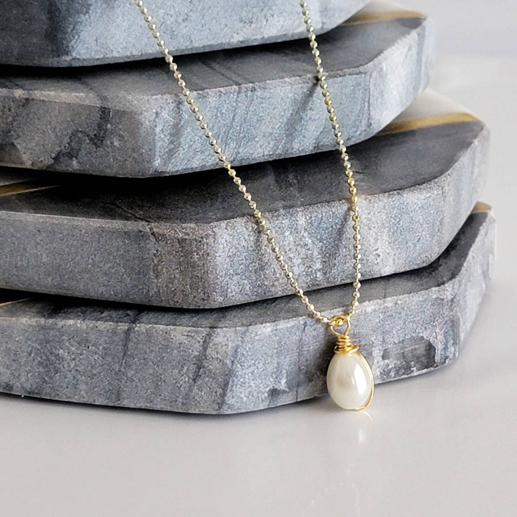Tiny Pearl Necklace, Single Pearl Necklace, Minimalist Necklace, Gold Pearl Necklace, Dainty Pearl Jewelry, June Birthstone Necklace