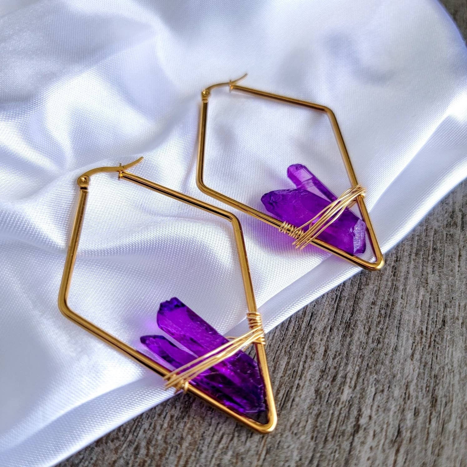 Raw crystal earrings, Healing Earrings, Thin gold hoop earrings, Quartz hoop earrings, raw stone hoops, gift for- her, giftful sister
