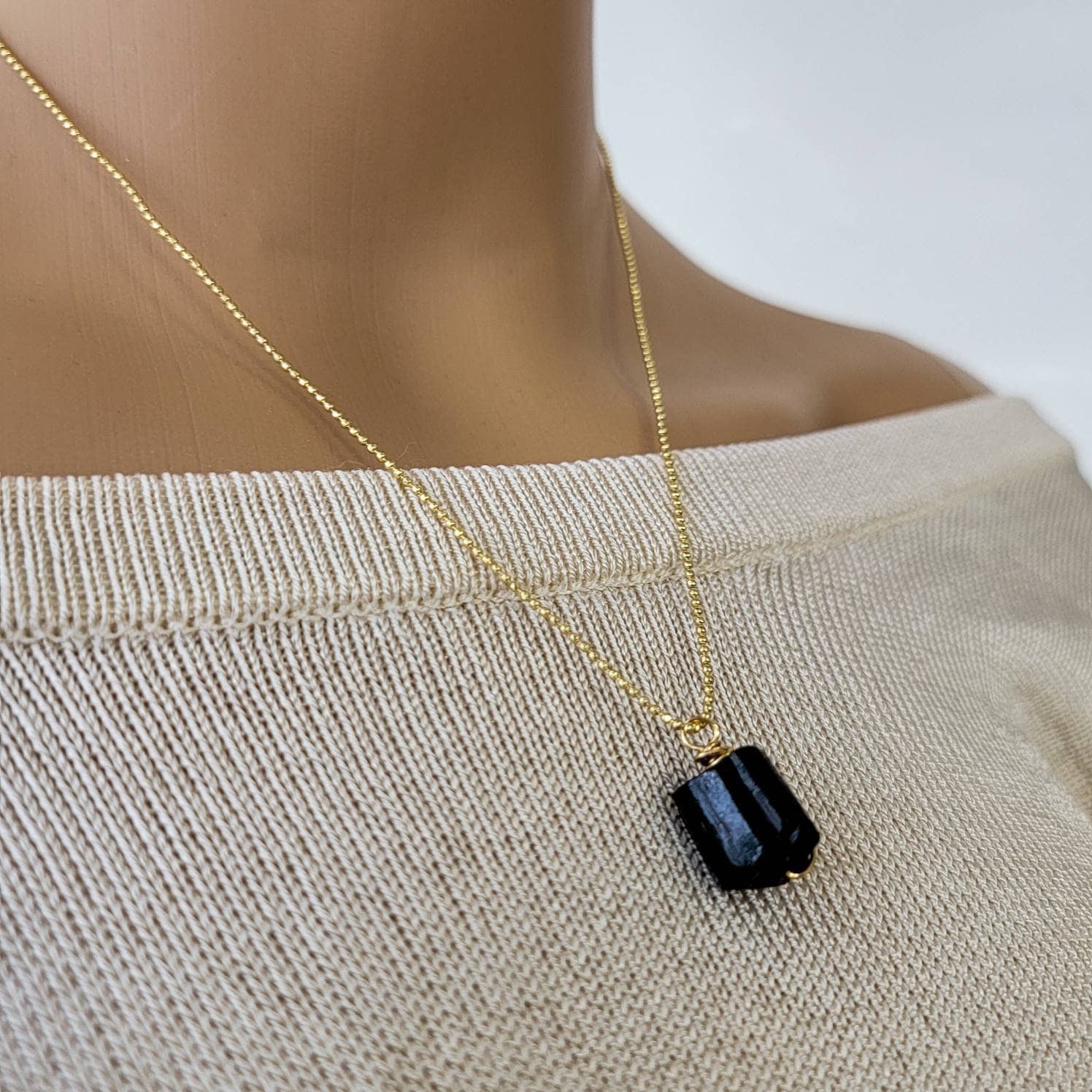 Black tourmaline Necklace, Black tourmaline crystal, Raw Crystal Necklace, Rough Stone Energy balance, Tourmaline pendant, giftful sister