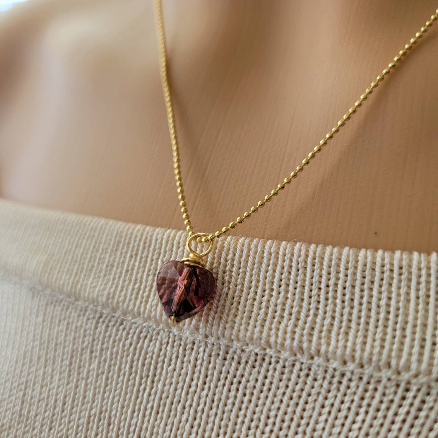 Dainty gold necklace, Charming heart, Small heart necklace, Red heart necklace, Love Heart Crystal necklace,  Valentin's day gift