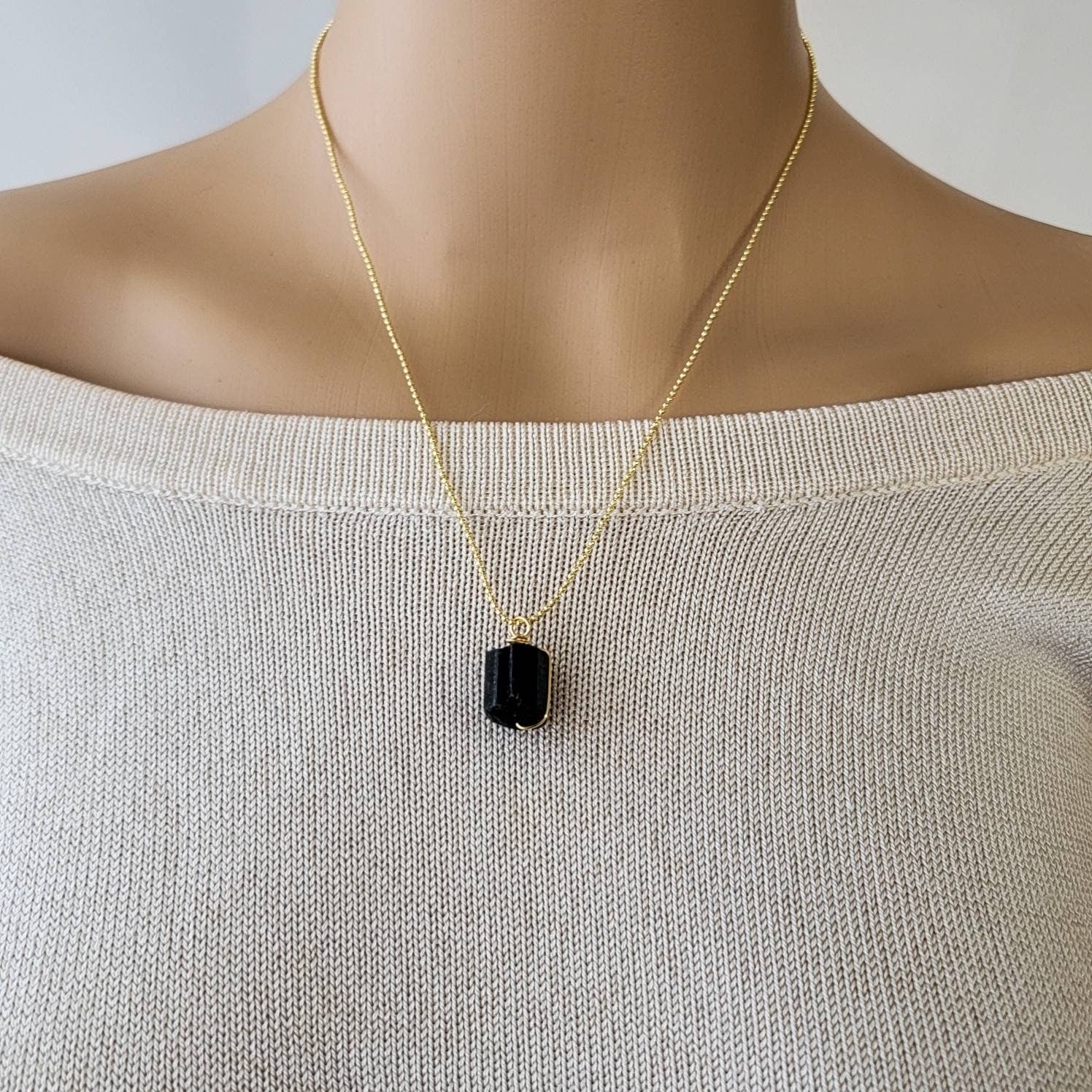 Black tourmaline Necklace, Black tourmaline crystal, Raw Crystal Necklace, Rough Stone Energy balance, Tourmaline pendant, giftful sister