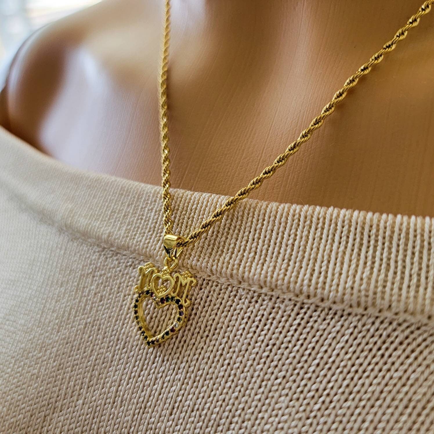 Heart mom necklace, Mom necklace, Gold heart necklace, Necklace for mom, Mama Necklace, New mom necklace, Mothers Necklace, gifts for wife