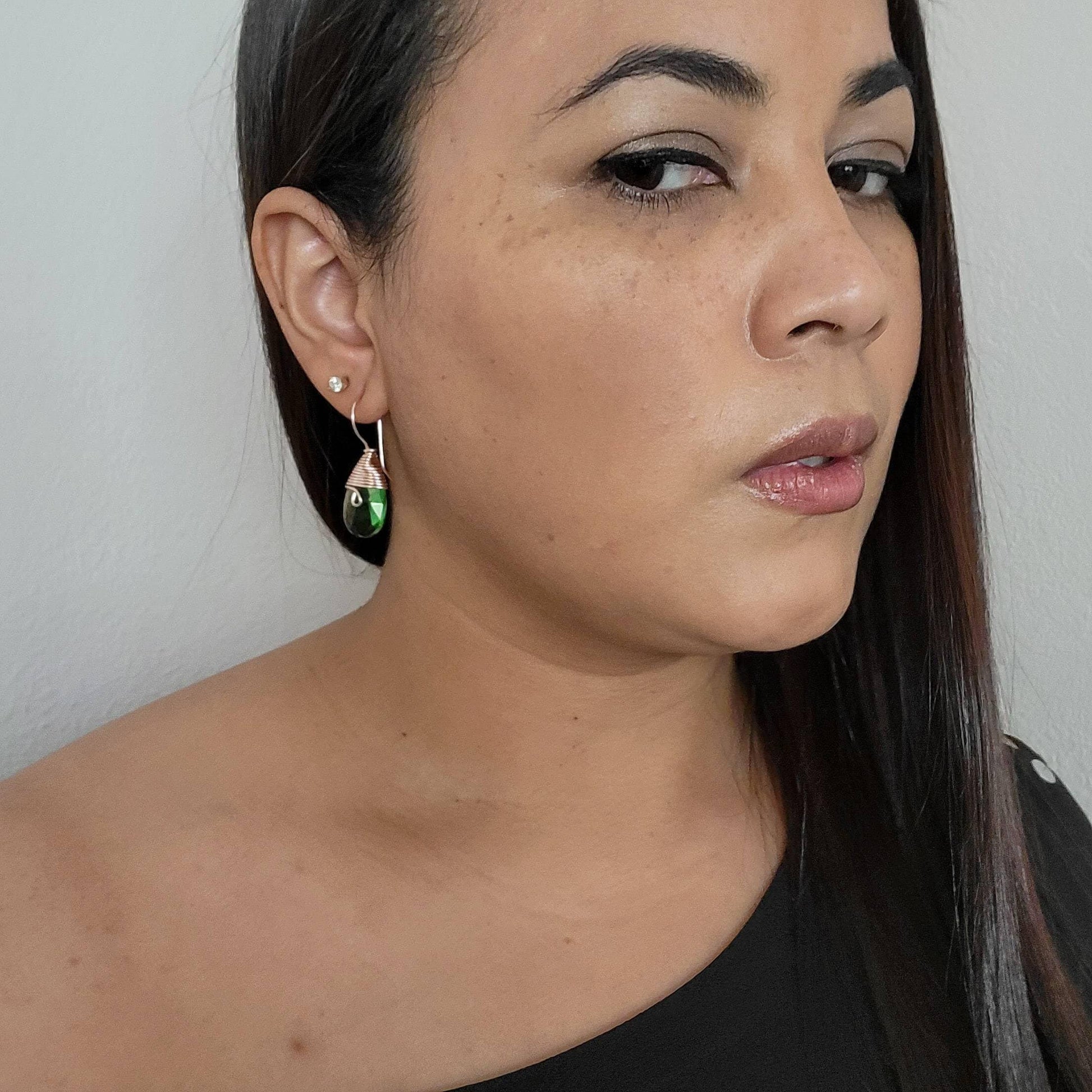 Crystal Green teardrop earrings, Crystal Green Drop Earrings, Bridal Green Drop Earrings,Emerald Green Crystal Earrings,Bridesmaids Earrings