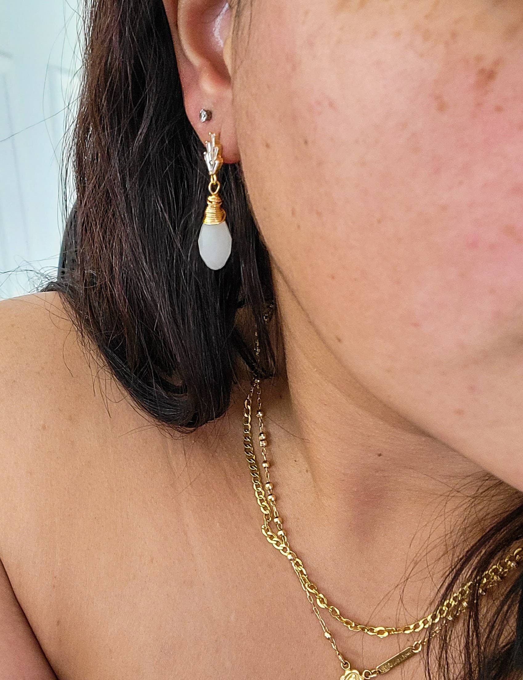 Crystal Tear drop earrings, Bridal Crystal Earrings, Gold Wedding Earrings, Tiny drop earrings, Bridal drop earrings