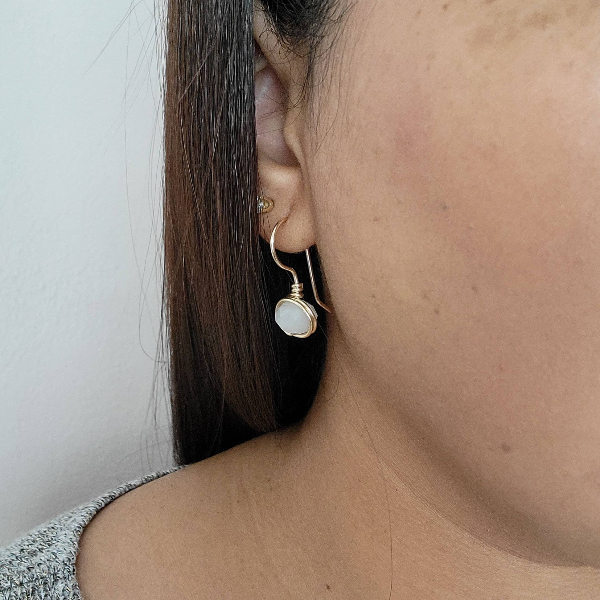 Drop bridal earrings, Wire Wrapped Crystal drop earrings, Wire drop Earrings, Minimalist Wire Wrapped Earrings, White crystal drop Earrings