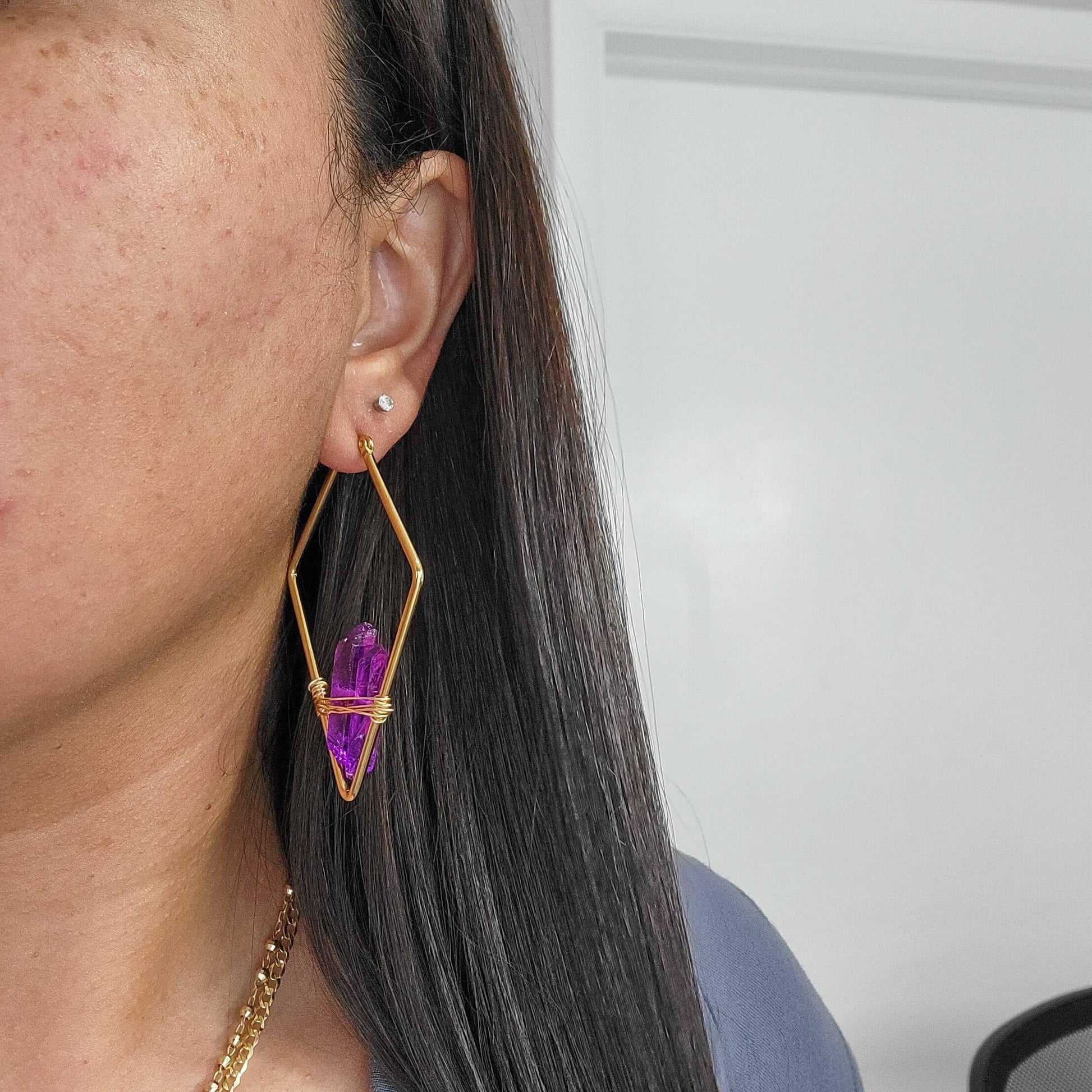 Raw crystal earrings, Healing Earrings, Thin gold hoop earrings, Quartz hoop earrings, raw stone hoops, gift for- her, giftful sister