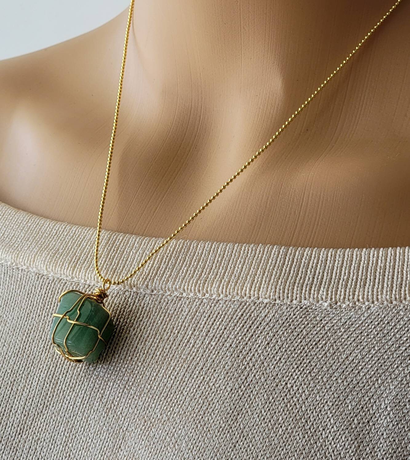 Natural Wire wrapped Aventurine crystal necklaces, Green aventurine pendant necklace, Crystal Point Necklace, Healing crystal necklace