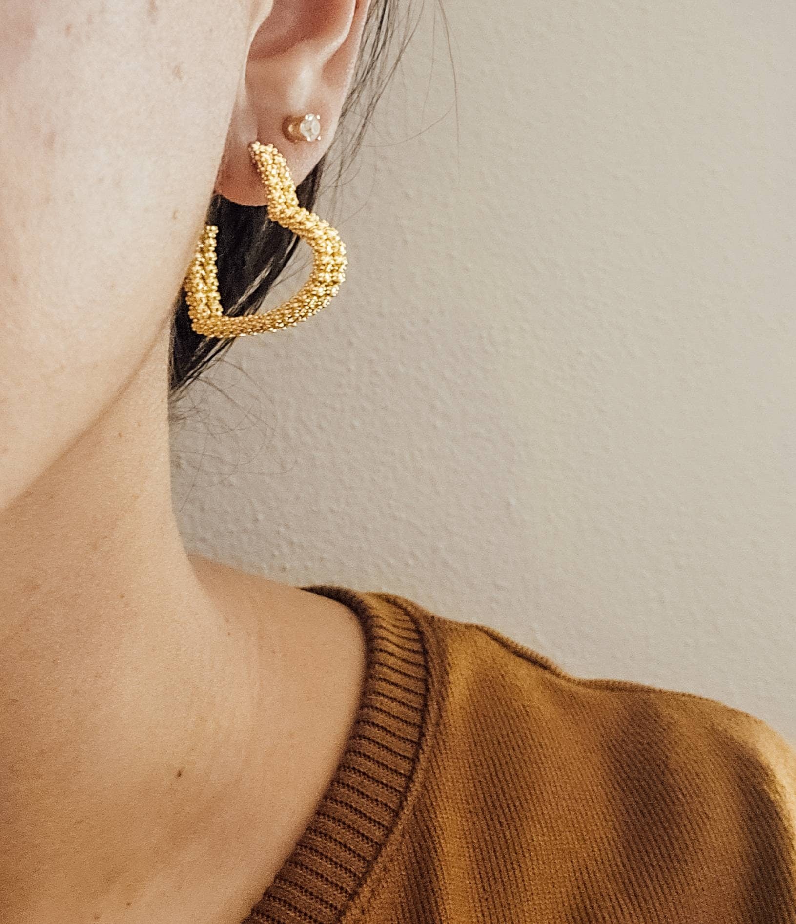 Heart hoop earrings, Valentins earrings, Chunky hoop earrings, thick earring hoop, minimalistic earrings, gifted earrings valentine's gift