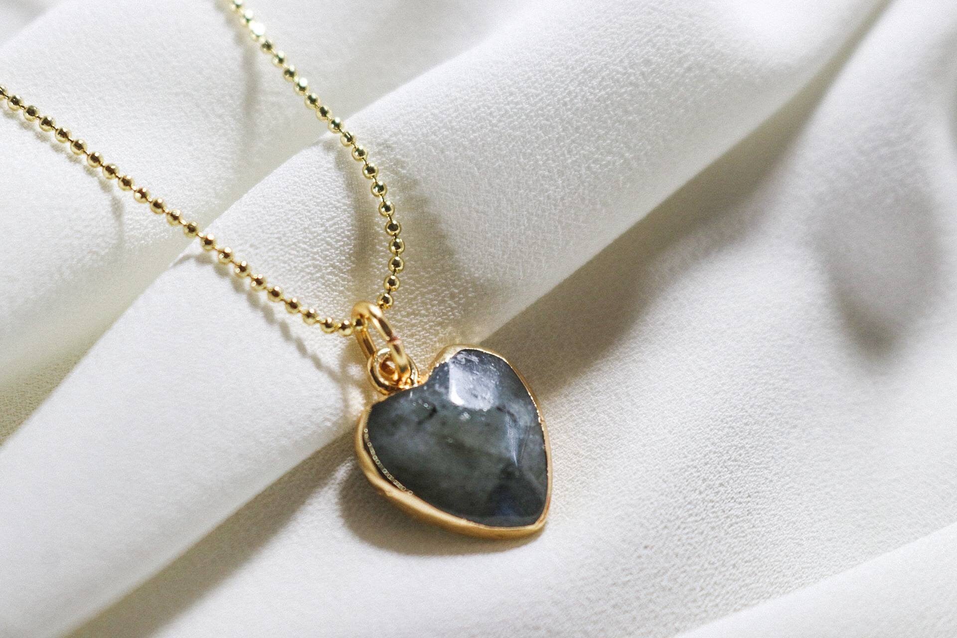 Heart Labradorite necklace pendant, Labradorite Stone Pendant,Healing Natural Stone Pendant Yoga Necklace, Energy Stone, Giftful valentines