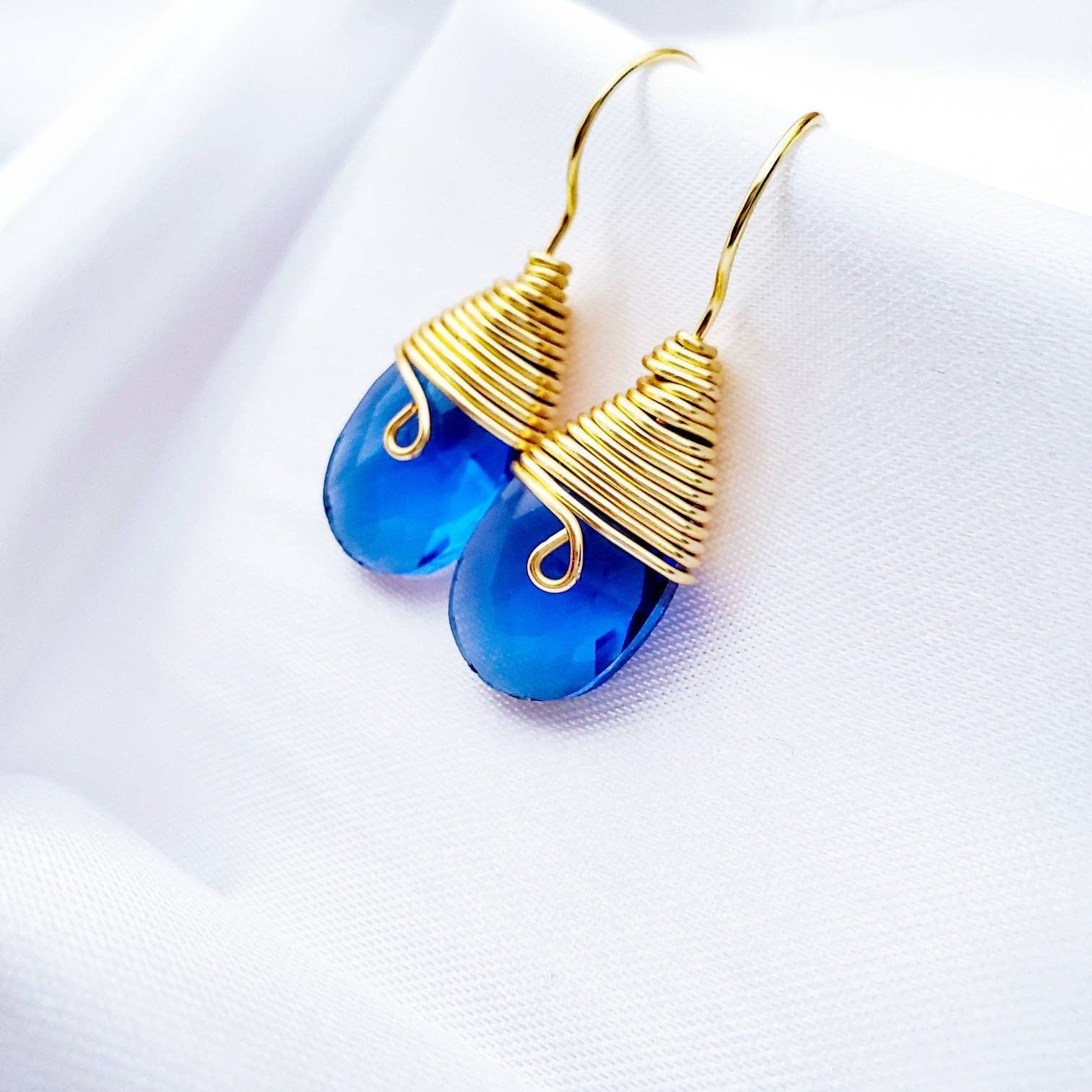 Blue drop earrings, Long teardrop earrings, Crystal dangling earrings, Bridal earrings, Blue earrings, Long crystal teardrop earrings