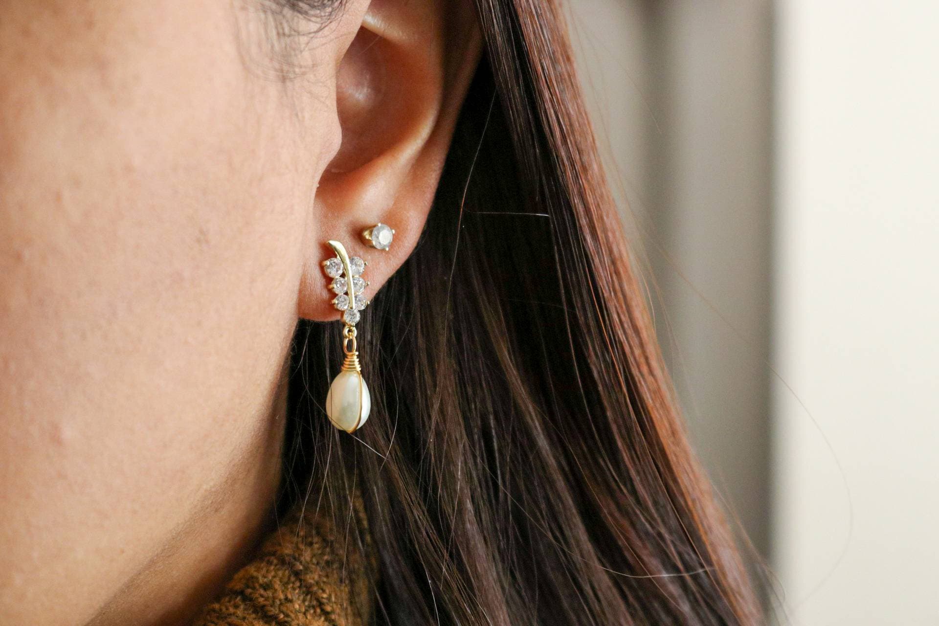 Pearl drop earrings, dainty tiny earrings, pearl gifted earring, tiny dainty earring, gold minimalistic earrings, weddings- giftful