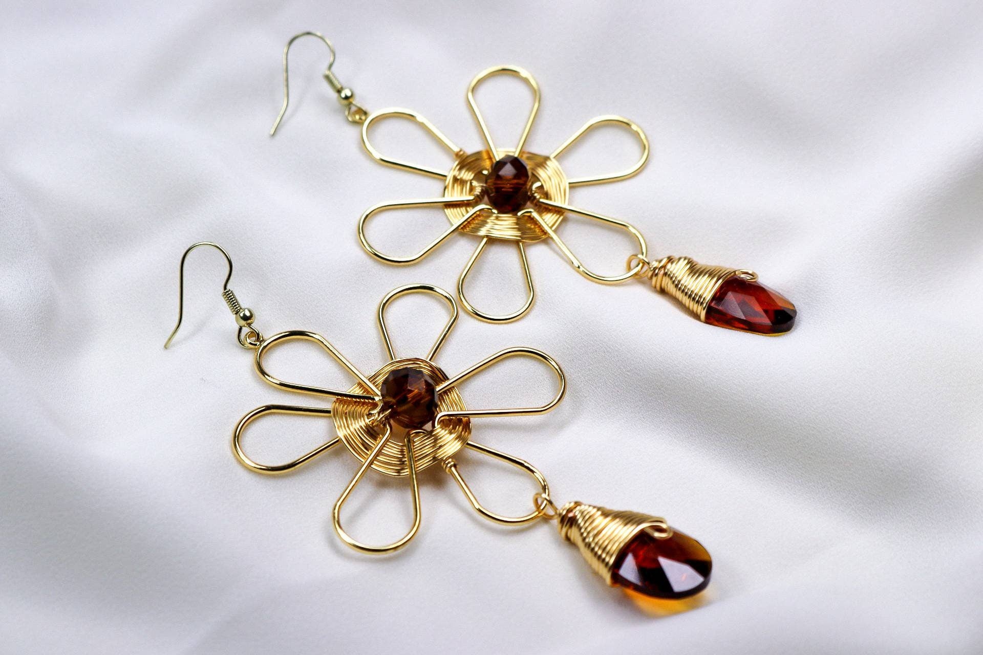 Daisy earrings, Birth Flower Earrings, Flower earrings, Botanical earrings, Big dangle earrings, Floral Earrings, April Birth Flower Daisy