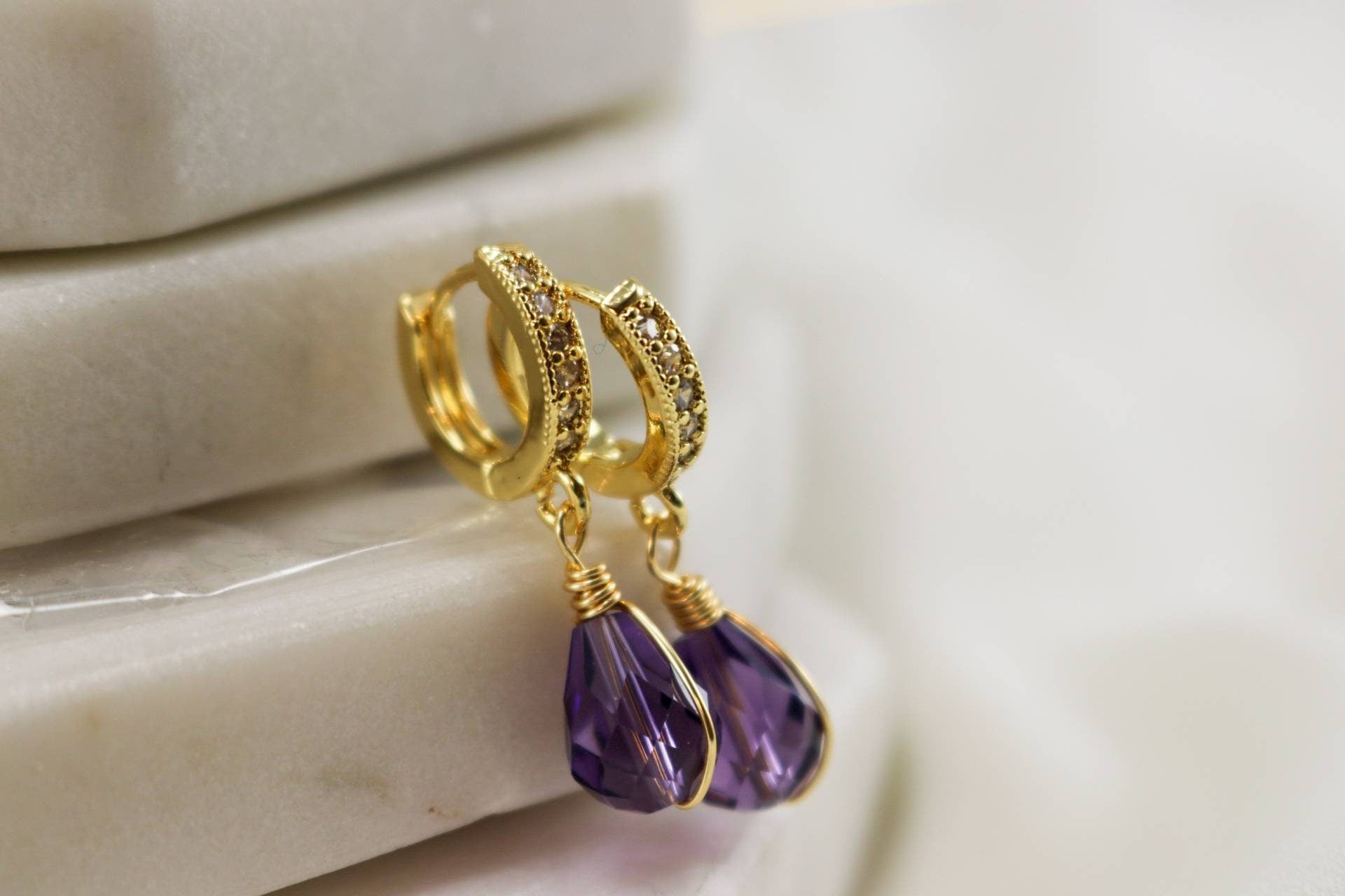 Gold hoop earrings crystals, Hoops huggies earrings, minimalistic hoop earrings, gifted wife, anniversary gifted, gifted sister, mama gifte