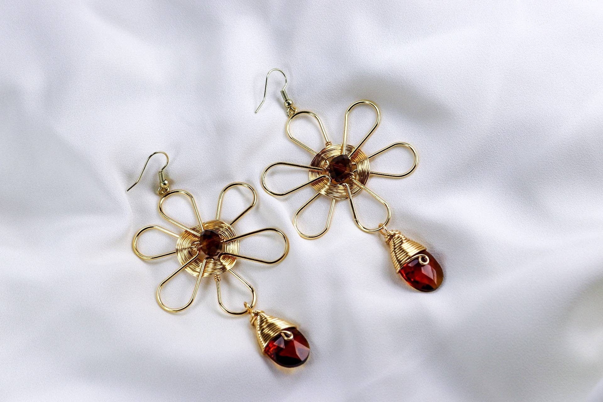 Daisy earrings, Birth Flower Earrings, Flower earrings, Botanical earrings, Big dangle earrings, Floral Earrings, April Birth Flower Daisy
