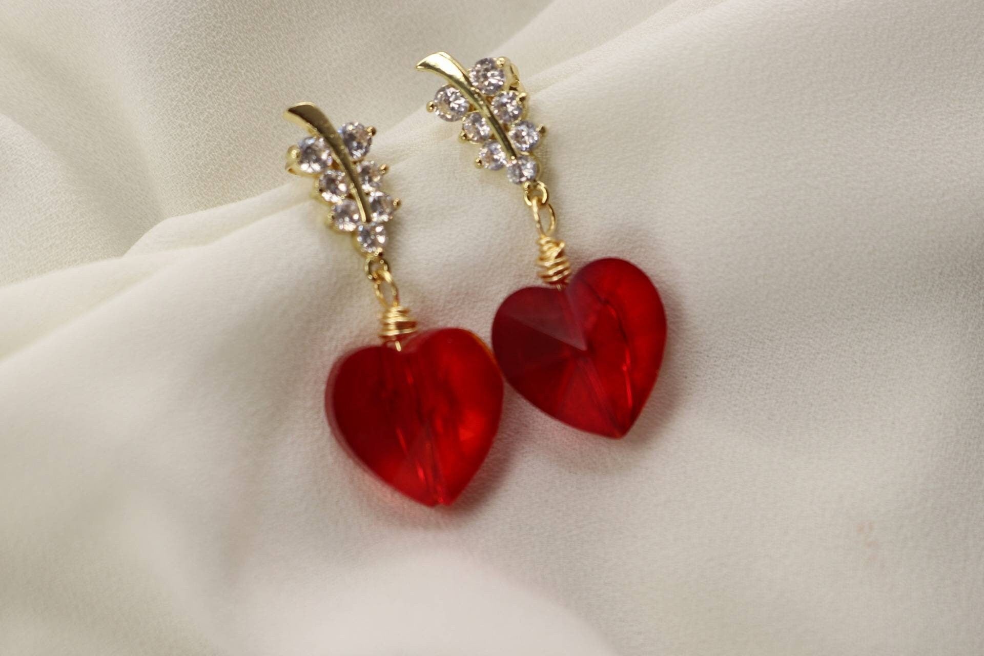 Heart earrings, Heartful earrings, valentins earrings, dropping earring, minimalistic earrings, valentine earrings gifted, gifted earrings