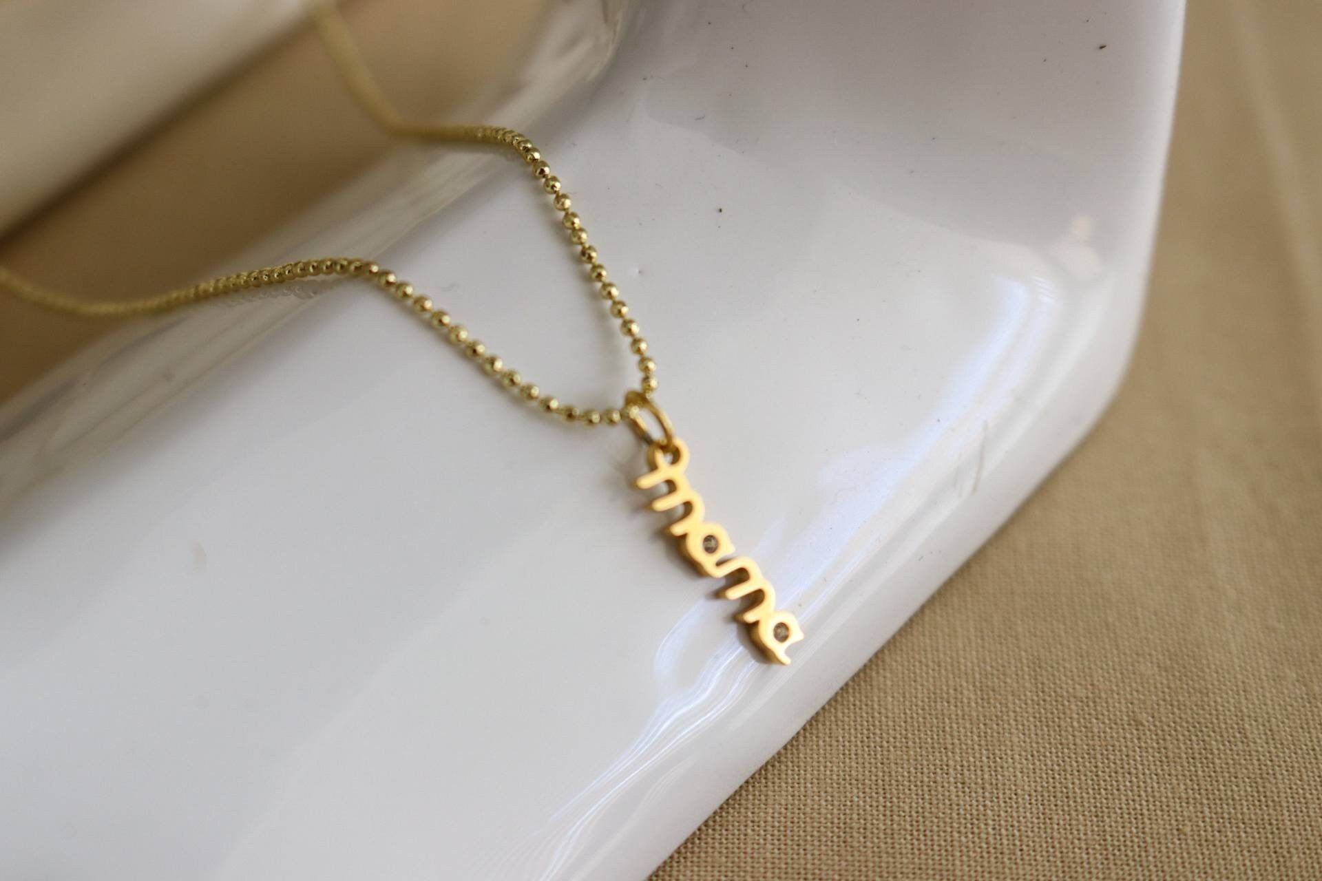 mama necklaces, gift mama necklace, mamas necklace, gift for mama necklace, thin chain necklace, gifted mom giftful, giftful sister