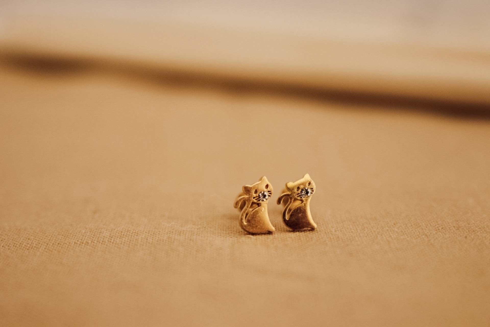 kitten Cat earrings, kitty stud earrings, Cute Cat dainty earrings, Gift for Pet Lovers, Pet Studs, Minimalist Earrings, giftful earrings