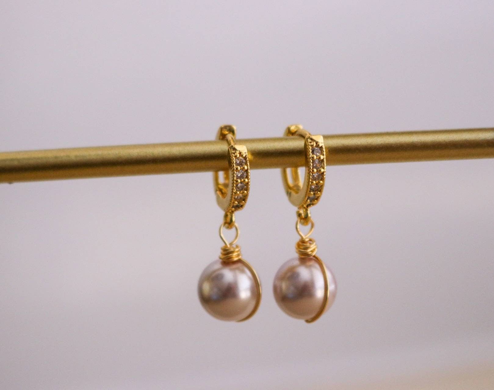 Pink Pearl hoop earrings, Pearl huggie hoops, Earrings for brides pearl, Pearl earrings bridesmaid, mothers days gift,Pearl earrings wedding