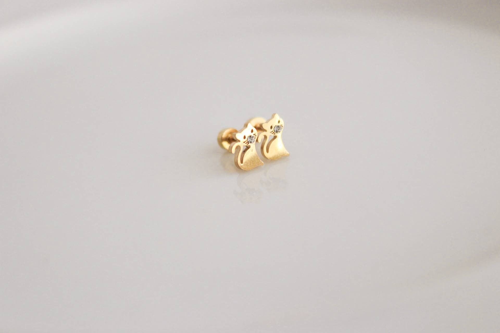 kitten Cat earrings, kitty stud earrings, Cute Cat dainty earrings, Gift for Pet Lovers, Pet Studs, Minimalist Earrings, giftful earrings