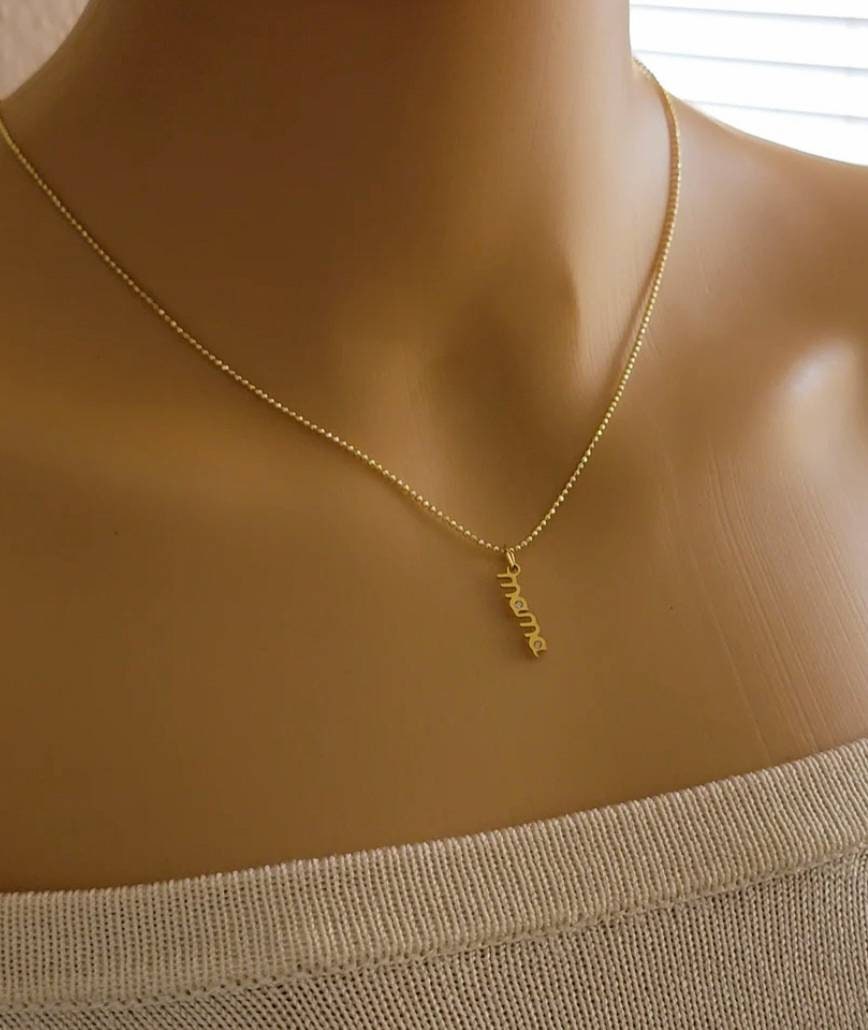 mama necklaces, gift mama necklace, mamas necklace, gift for mama necklace, thin chain necklace, gifted mom giftful, giftful sister