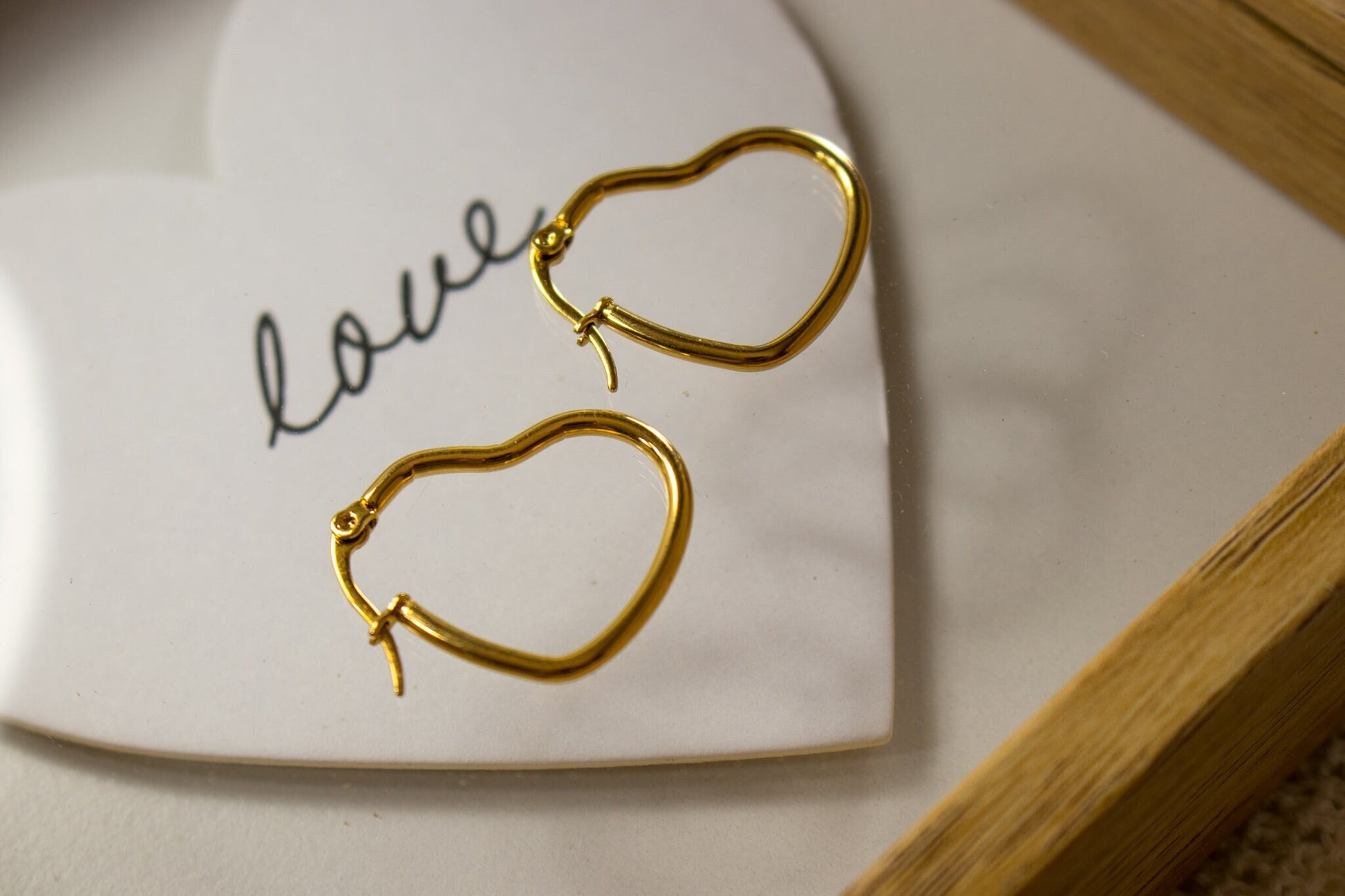 Heart earring hoops, Valentins earrings, Minimalistic earrings,Thin hoop earrings, gifted earrings valentine's gift, anniversary giftful