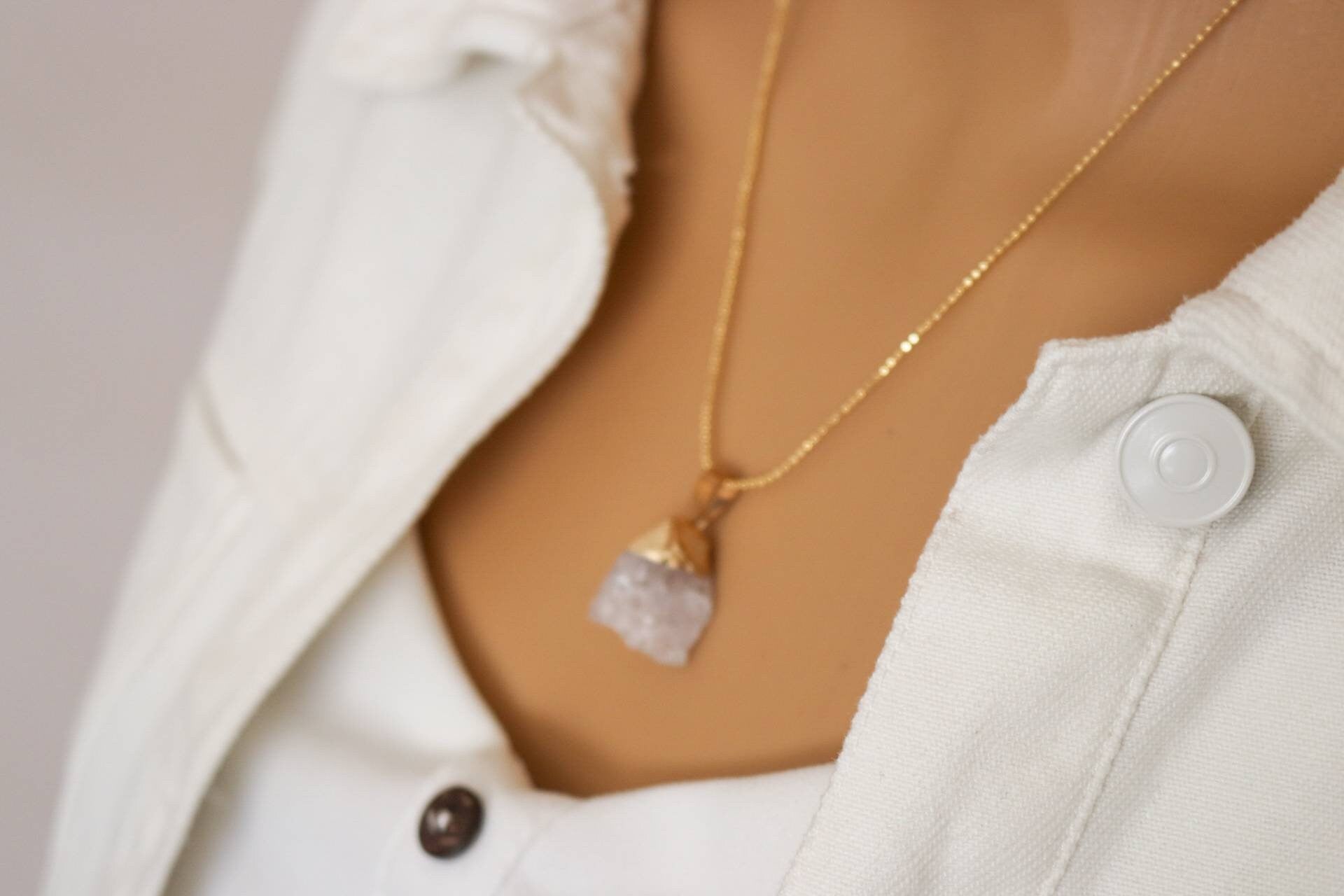Large Raw Clear quartz necklace, rough clear quartz crystal, dainty raw necklace, thin gold necklace, giftful sister, gifted mom giftful