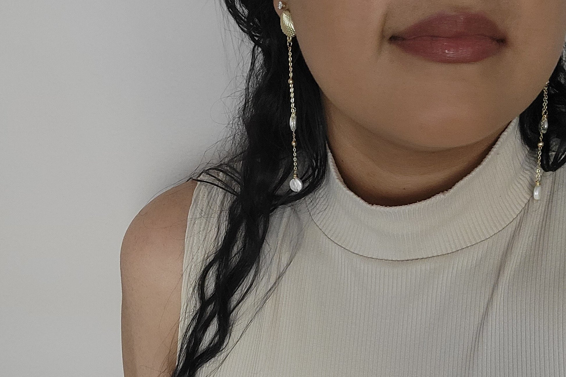 Gold Filled Freshwater Pearl Threader Earring, Chain Earrings, Minimalist Threader, Mother of pearl earrings, Bridal earrings, Gift for Her