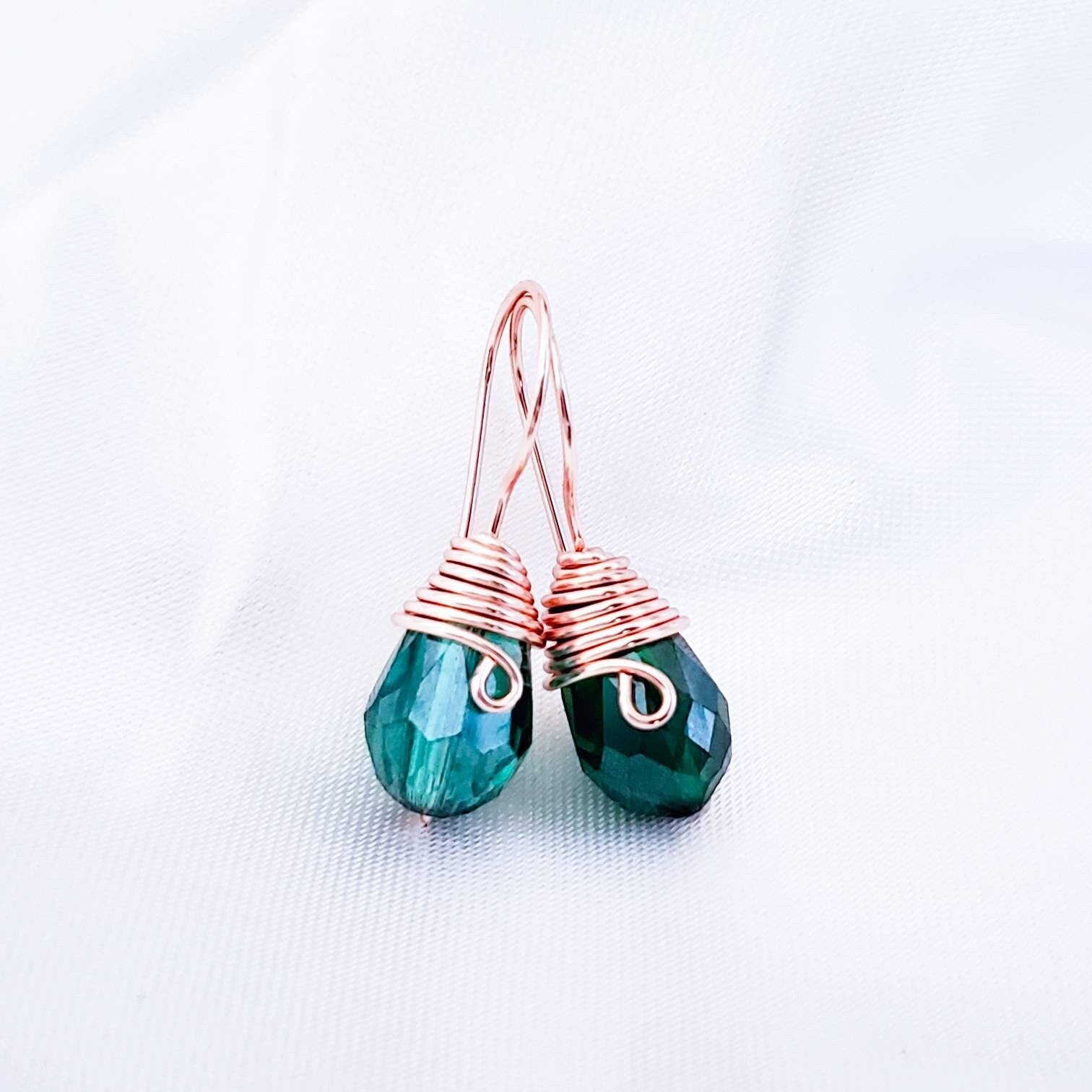 Teardrop Emerald Crystal Drop Dangle Earrings, teardrop crystal earrings, Tiny drop earrings, green glass teardrop earrings Minimal