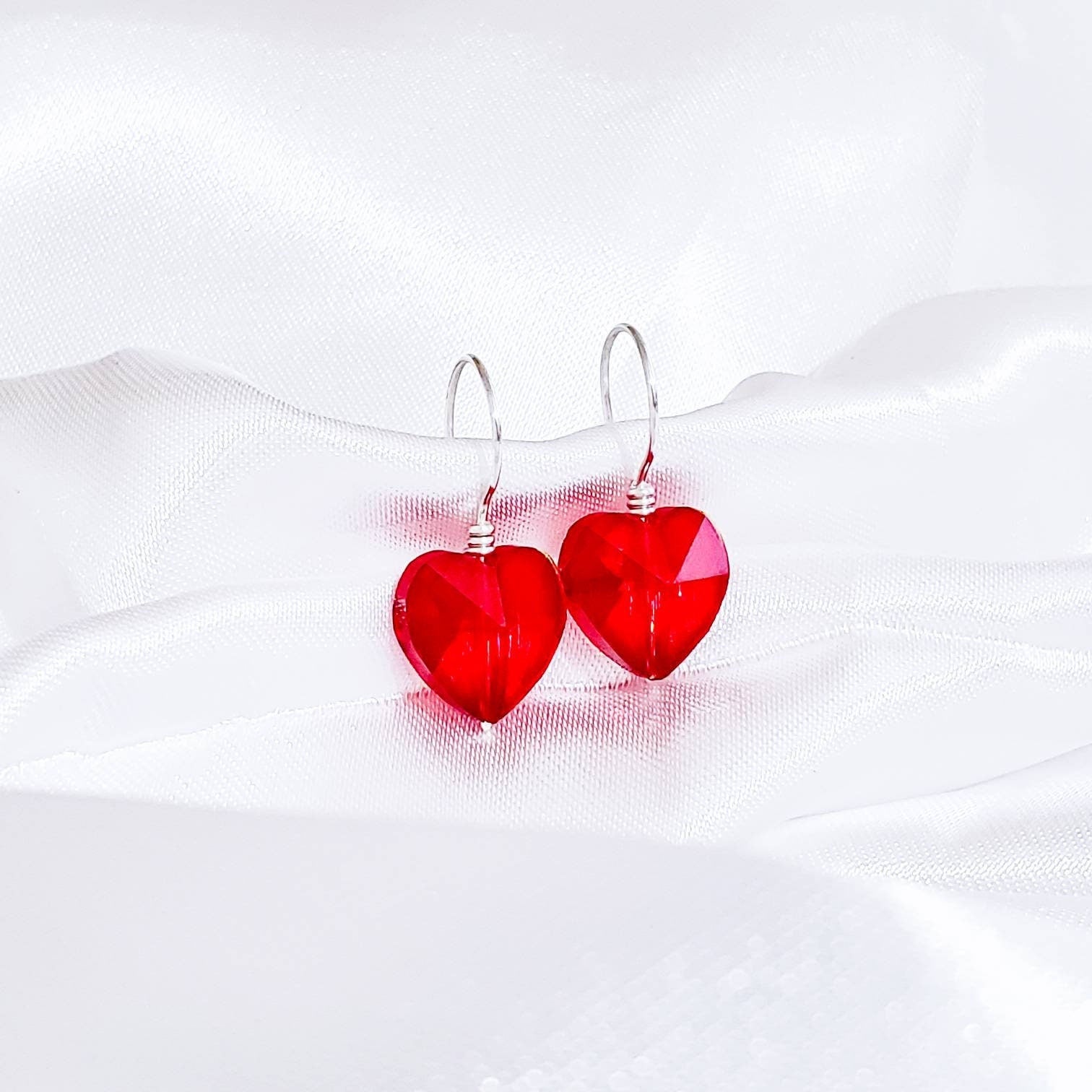 Red heart earrings, Heart Shaped Earrings, Drop Heart Earrings, Heart Drop Earrings, Minimalist Dainty Earrings, minimalistic mini earrings