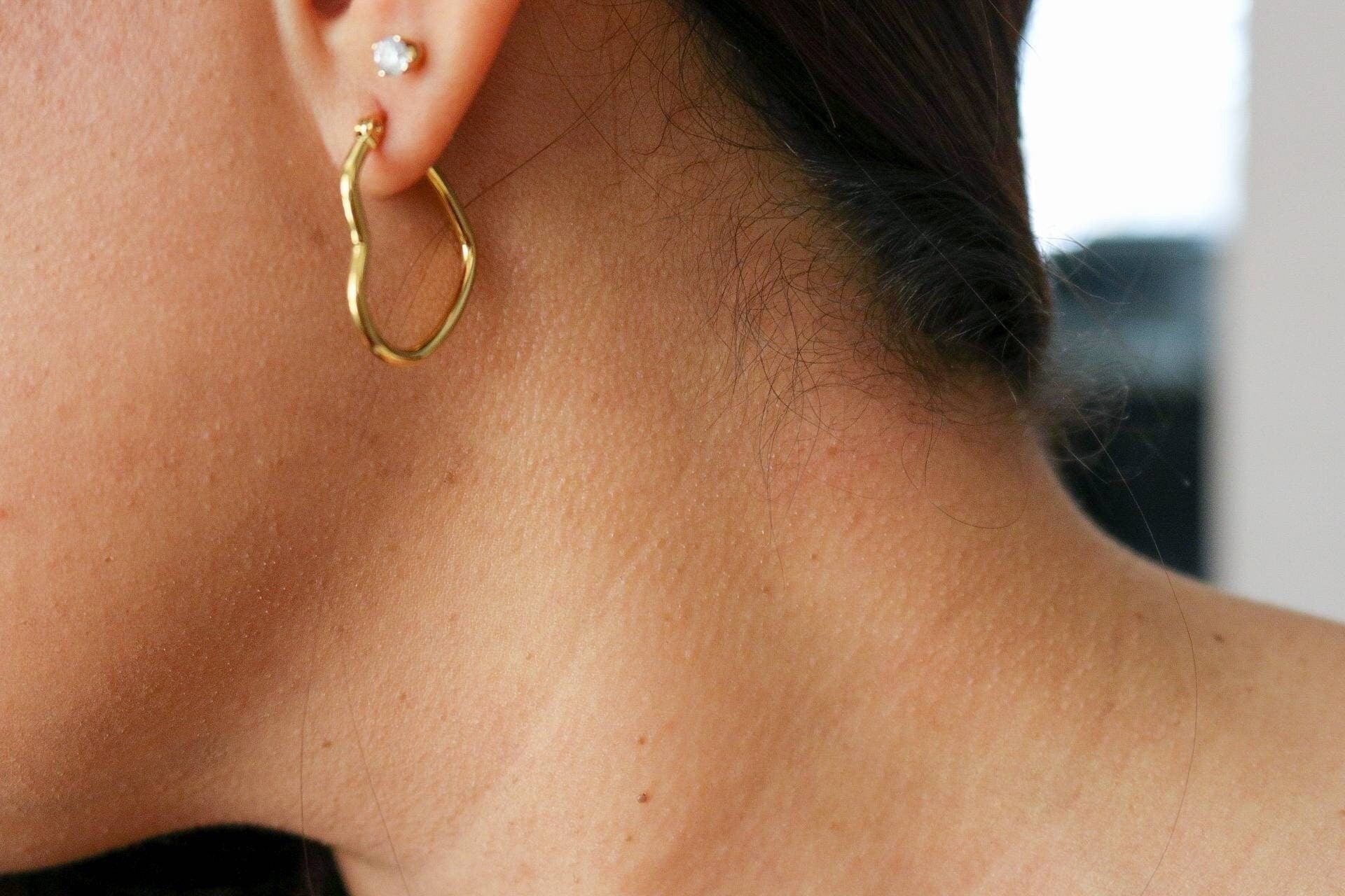 Heart earring hoops, Valentins earrings, Minimalistic earrings,Thin hoop earrings, gifted earrings valentine's gift, anniversary giftful