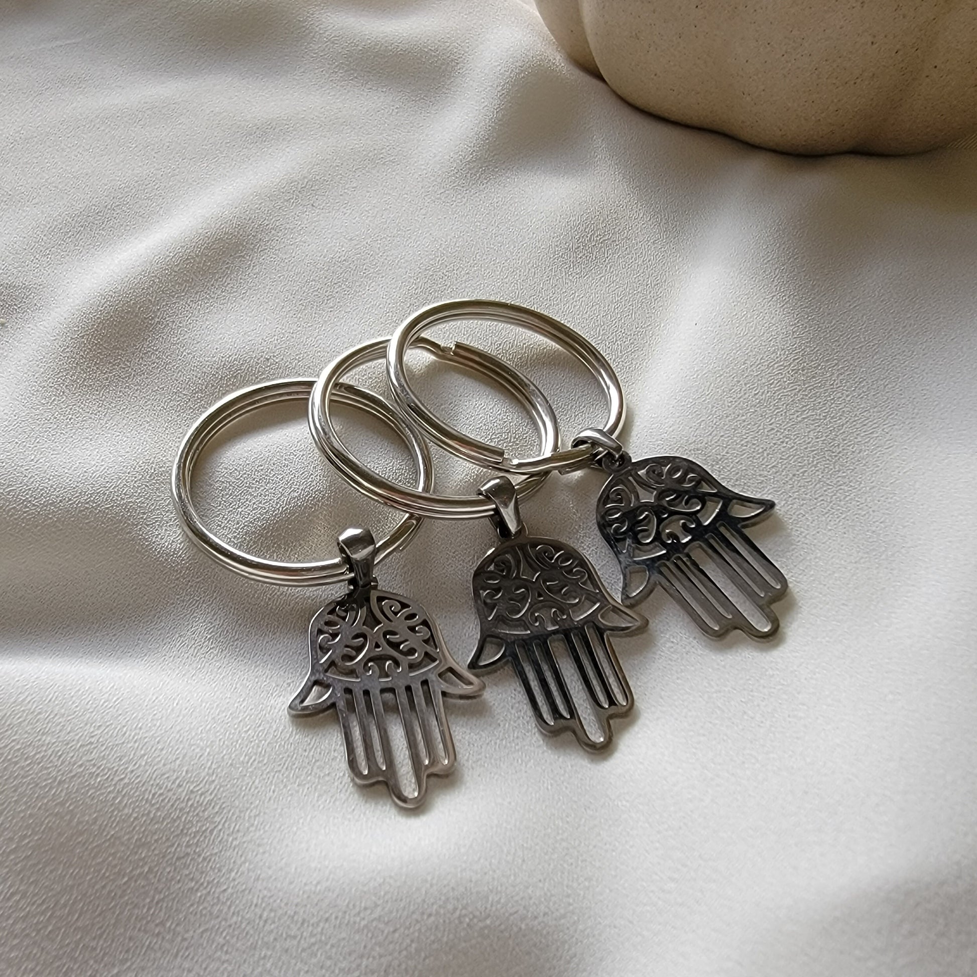 Hand Hamsa Key Chain, Hand of Fatima, Good Fortune Hand, keychain gifted, keychain giftful, giftful daughter, gift for- her,women gifte
