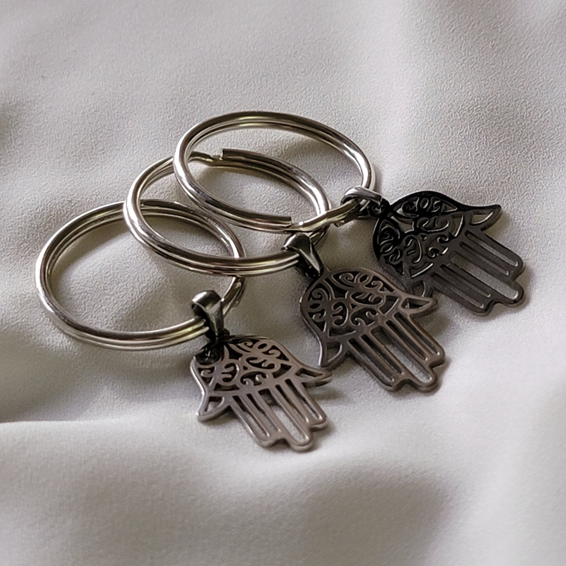 Hand Hamsa Key Chain, Hand of Fatima, Good Fortune Hand, keychain gifted, keychain giftful, giftful daughter, gift for- her,women gifte