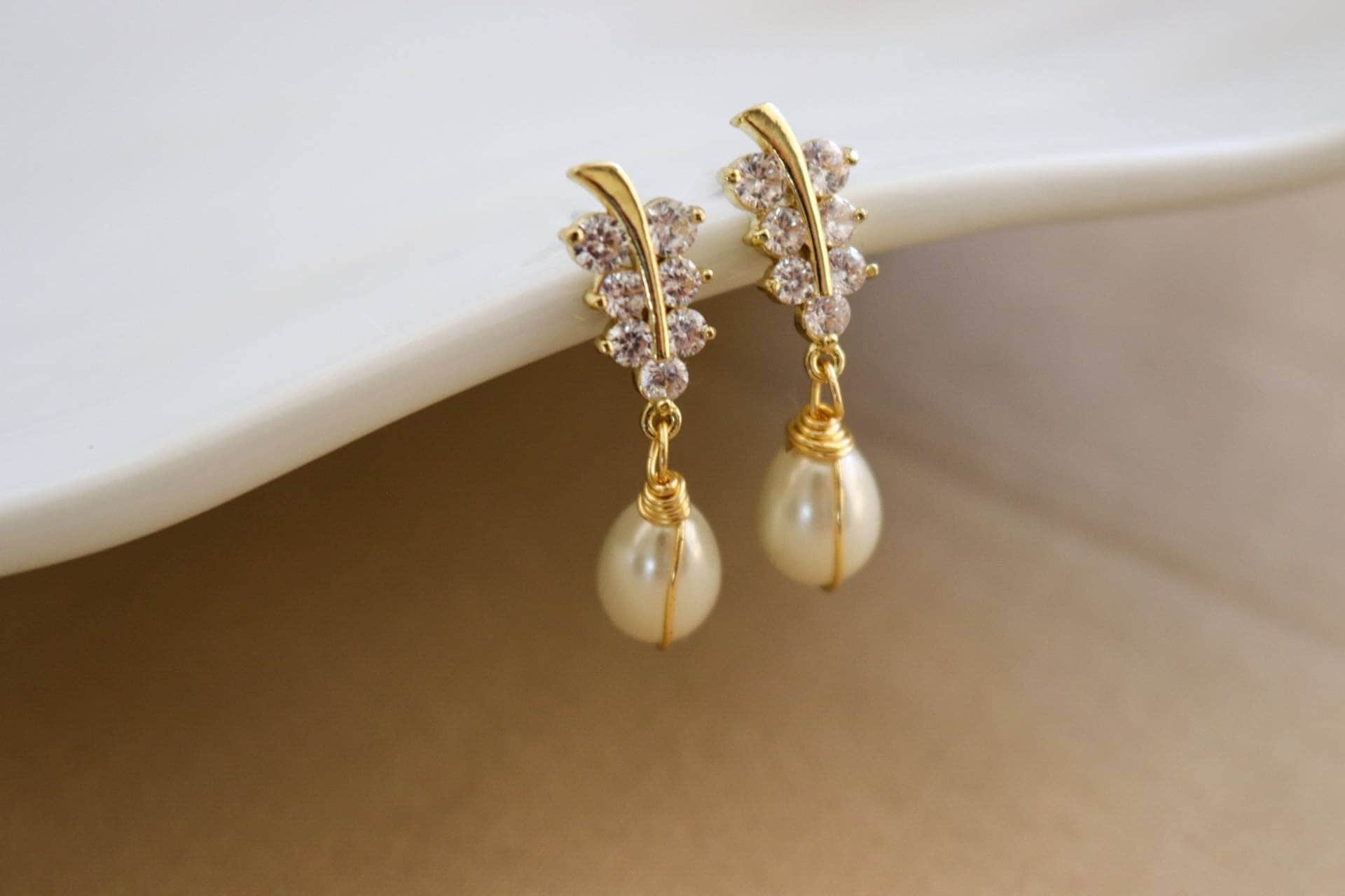 Pearl drop earrings, dainty tiny earrings, pearl gifted earring, tiny dainty earring, gold minimalistic earrings, weddings- giftful