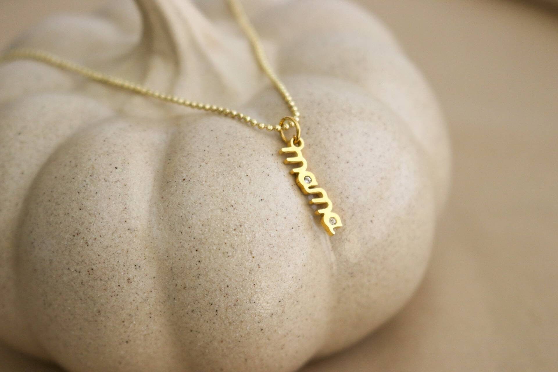 mama necklaces, gift mama necklace, mamas necklace, gift for mama necklace, thin chain necklace, gifted mom giftful, giftful sister